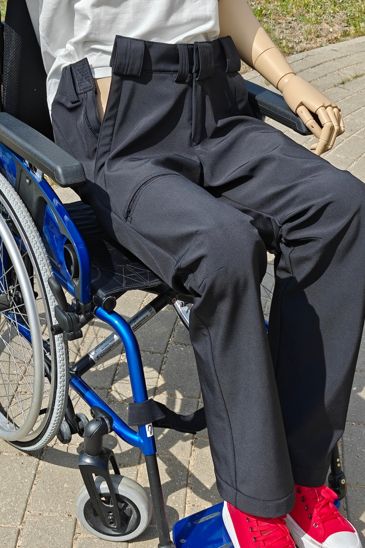 Men's wheelchair adaptive warm softshell trousers