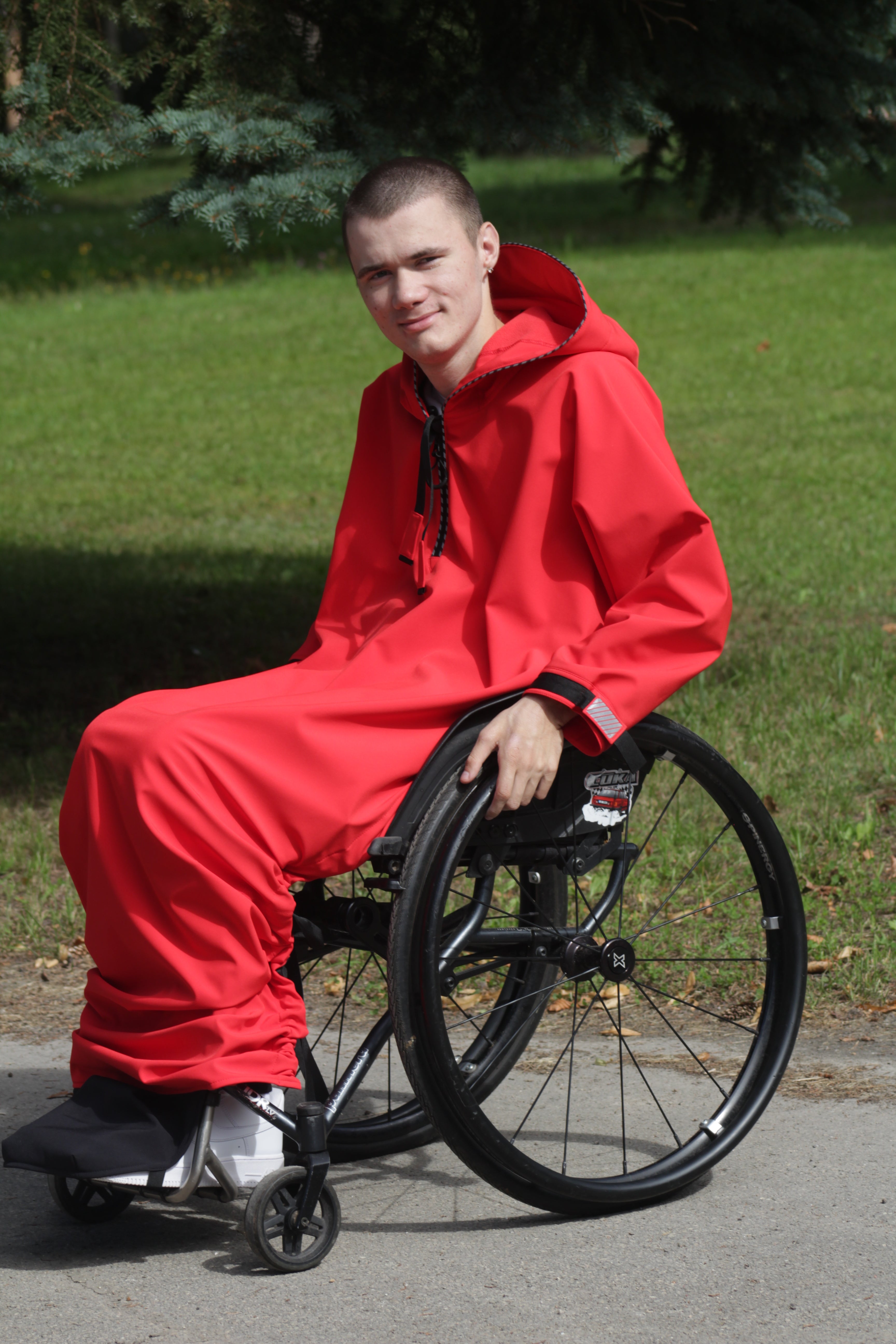 Wheelchair adaptive breathable prolonged raincoat