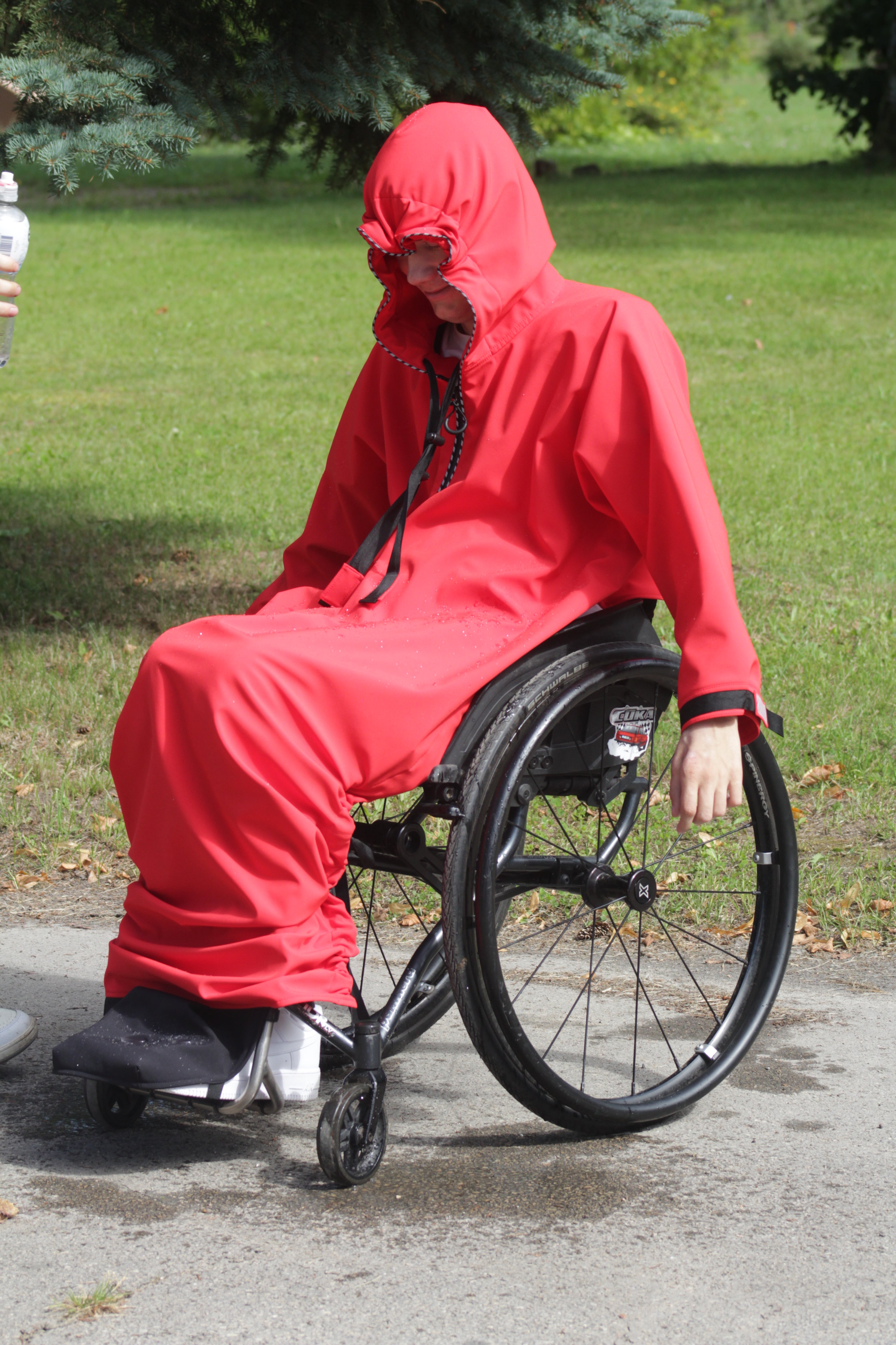 Wheelchair adaptive breathable prolonged raincoat