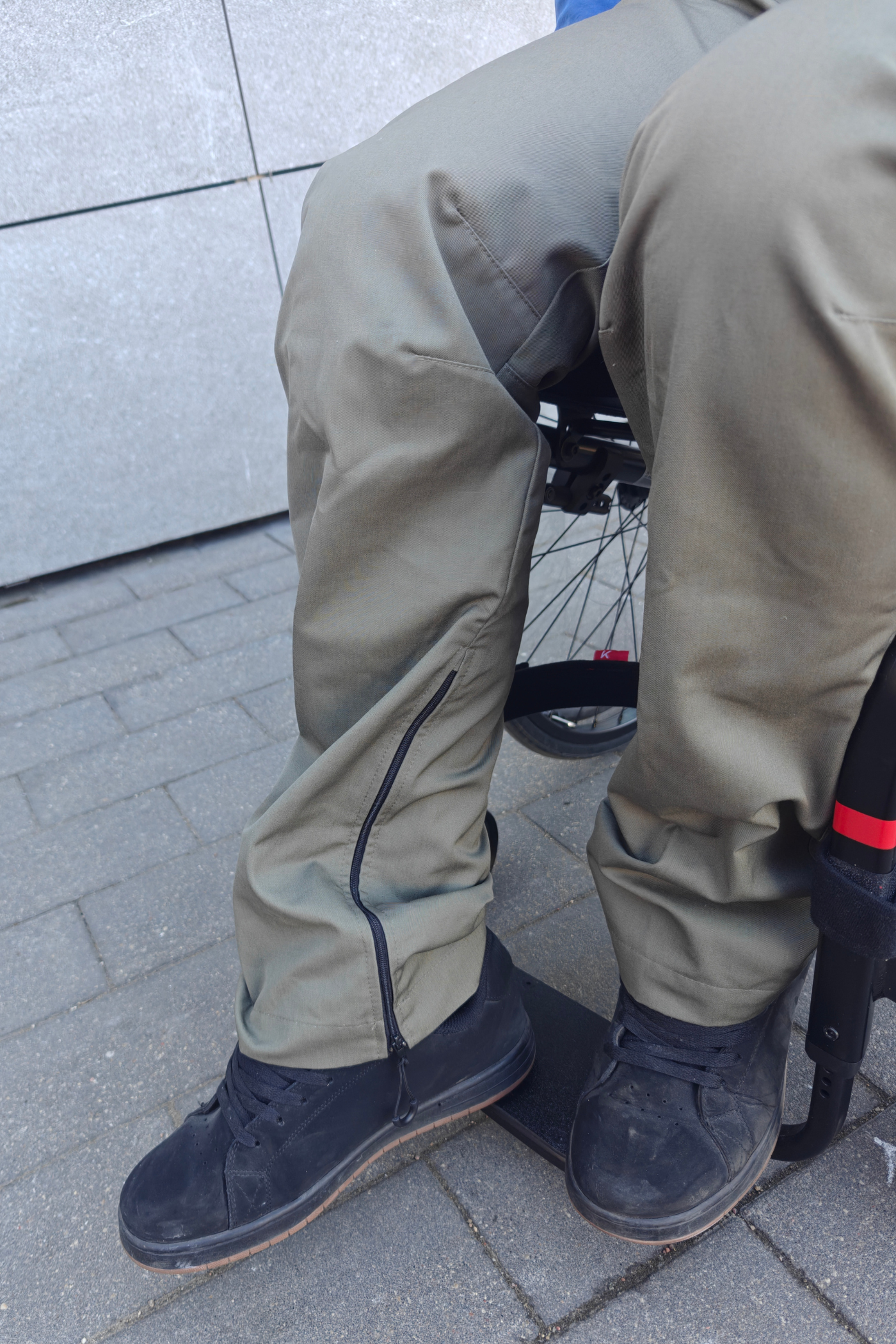 Men's wheelchair adaptive high functionality pants