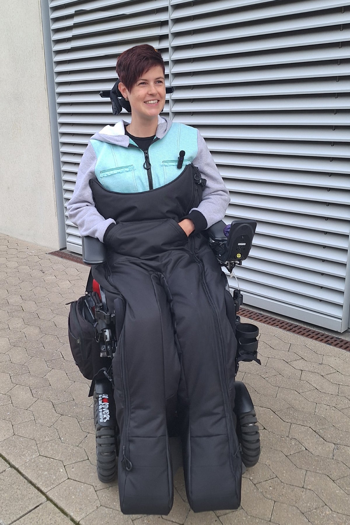 Racer Extreme Pro wheelchair footmuff for extreme weather and wintersports