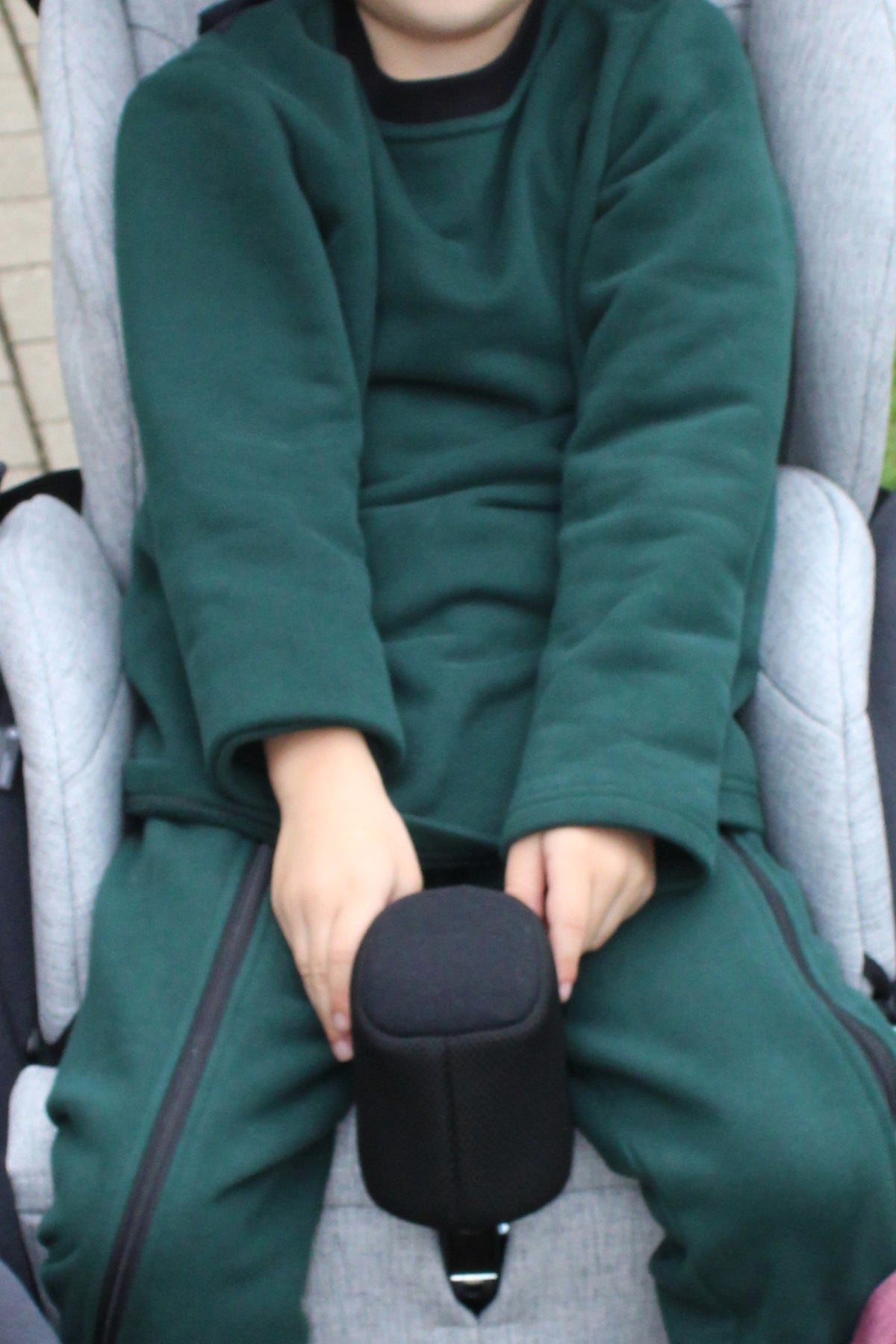 Sweatshirt for Children Who Need Assisted Dressing