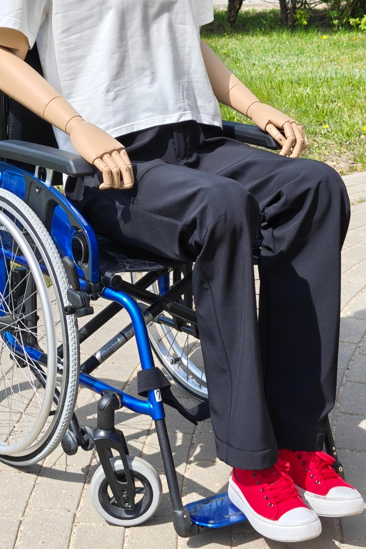 Men's wheelchair adaptive warm softshell trousers
