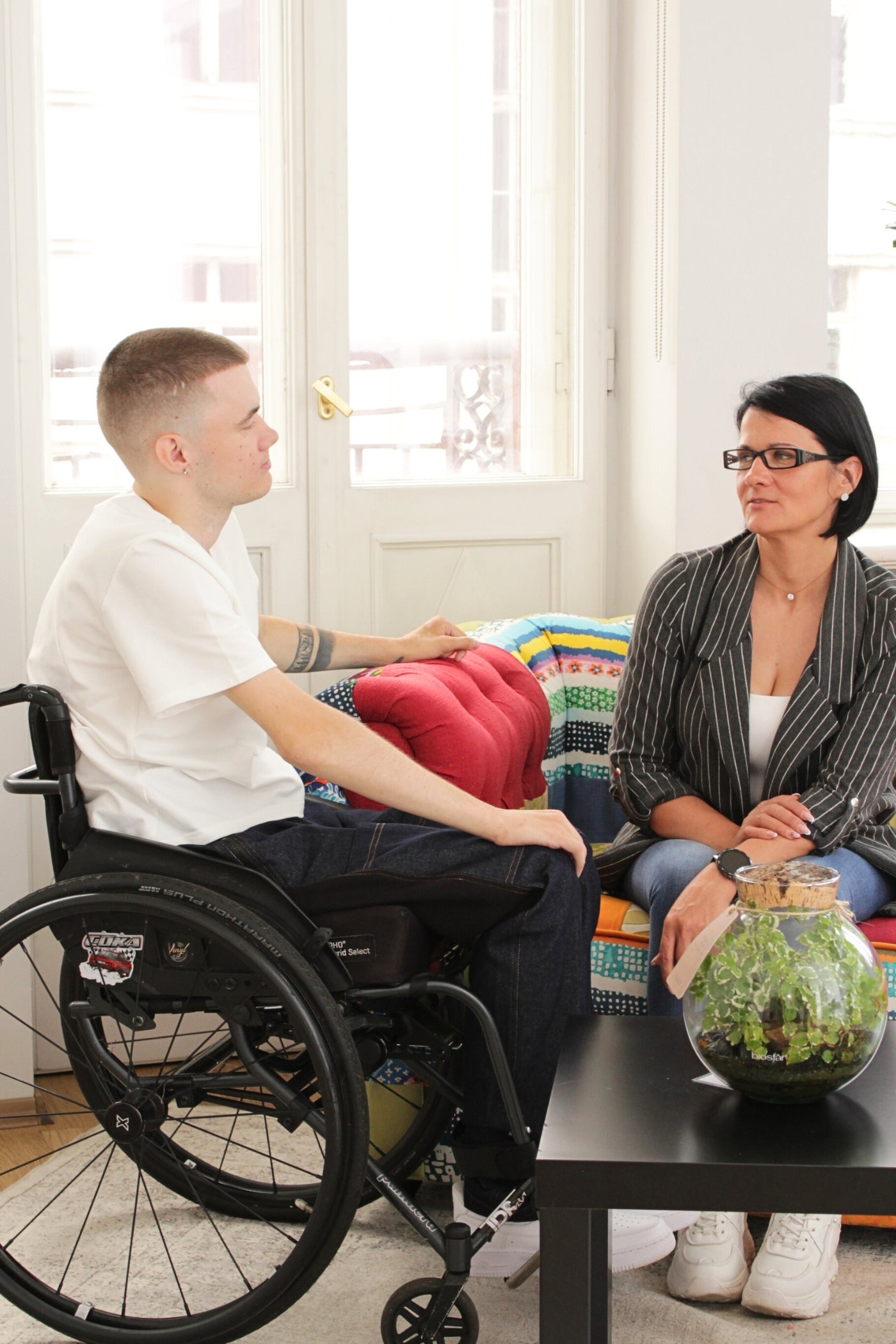 Men's wheelchair adaptive T-shirt