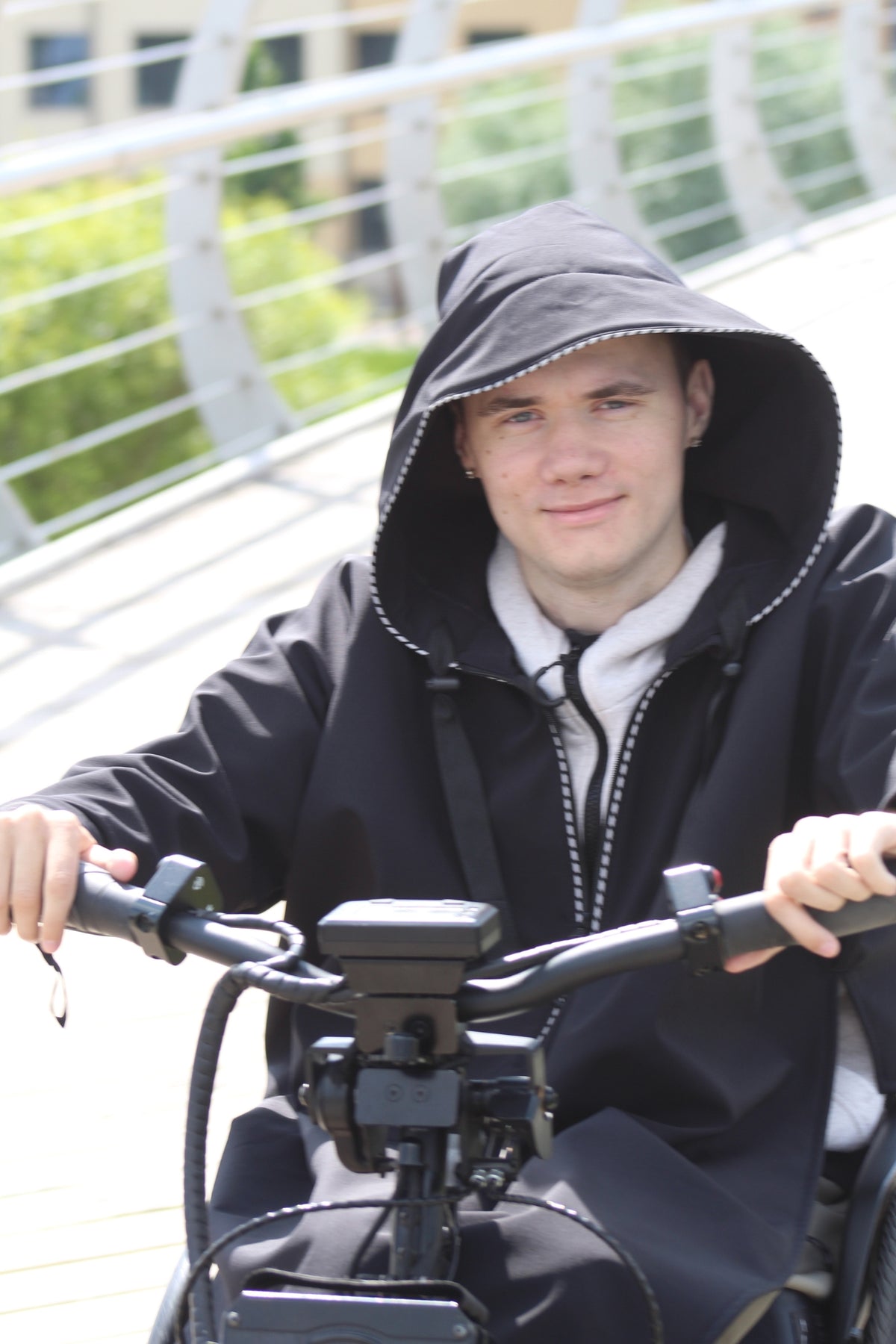 Wheelchair adaptive breathable raincoat