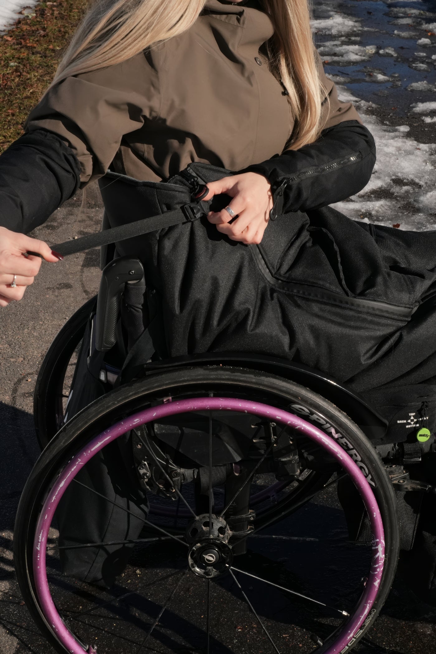 Racer Extreme Pro wheelchair footmuff for extreme weather and wintersports