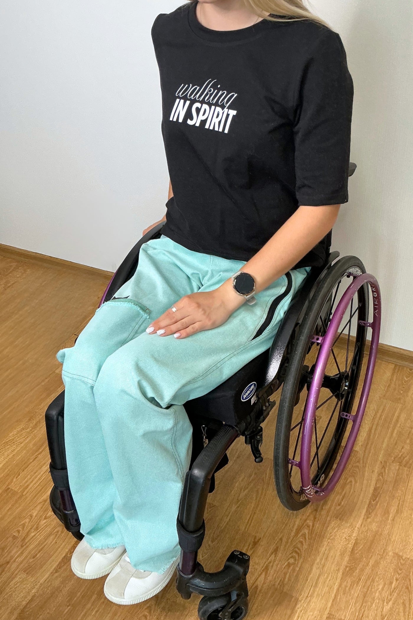 Women's wheelchair adaptive jeans with elastic waist, mint