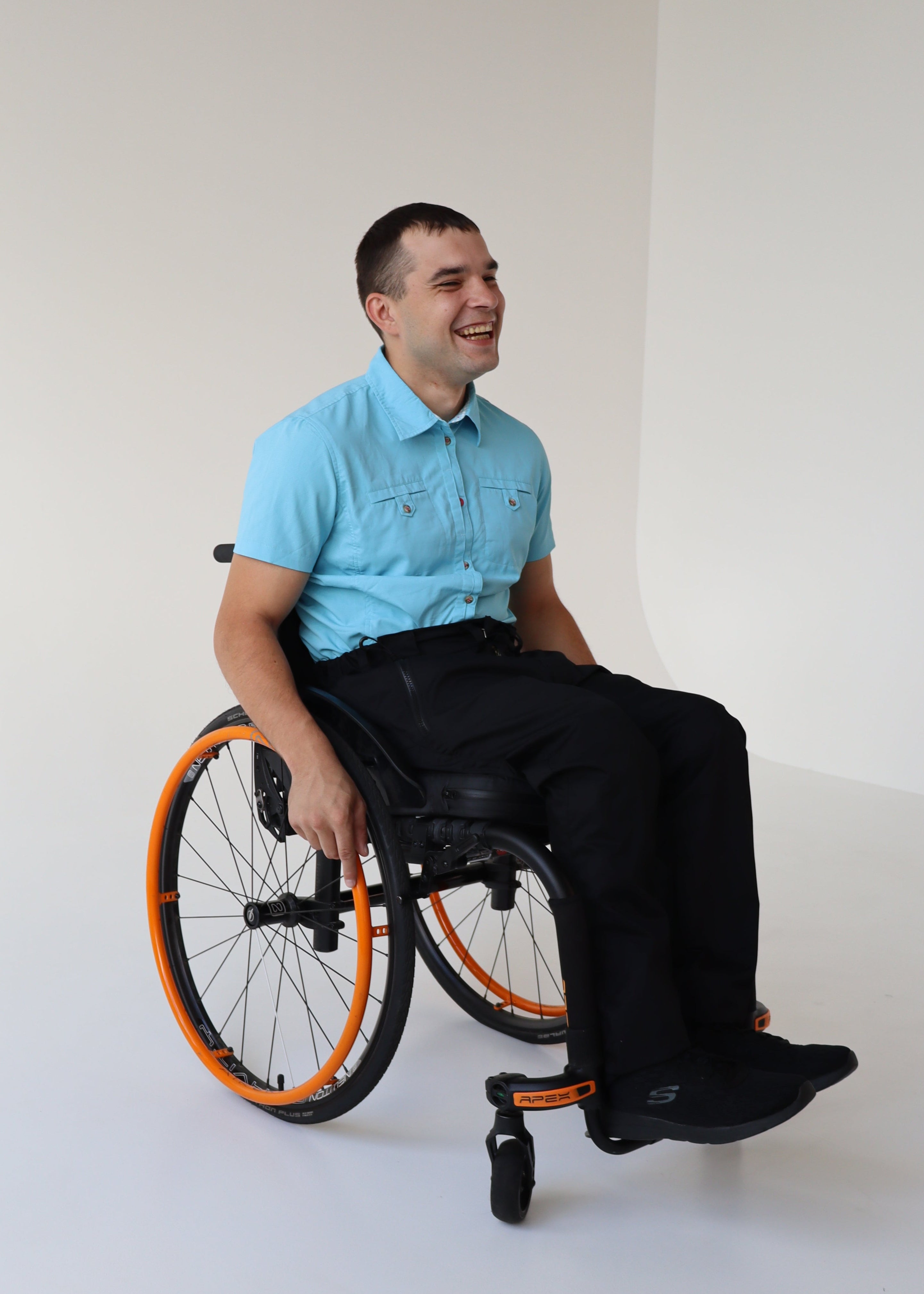 Men's wheelchair adaptive cargo pants with side pockets
